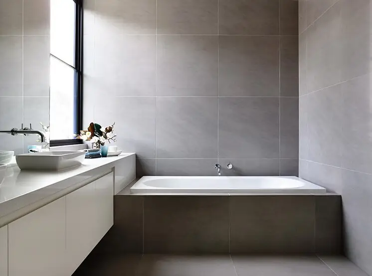 Lubelso-Bathroom-Bath-Tub
