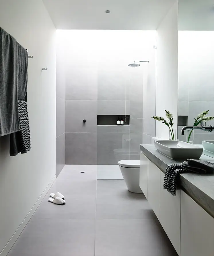 Lubelso-Main-Bathroom-Shower