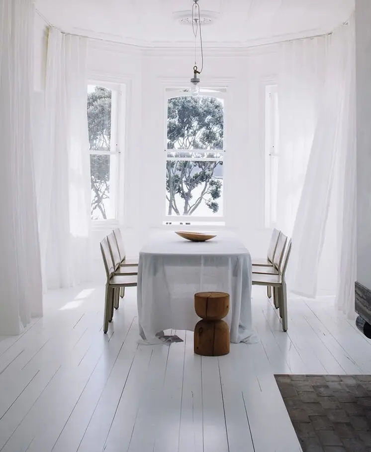 Harbour-Edge-House-Fearon-Hay-Simon-Wilson-Est-Living-Dining