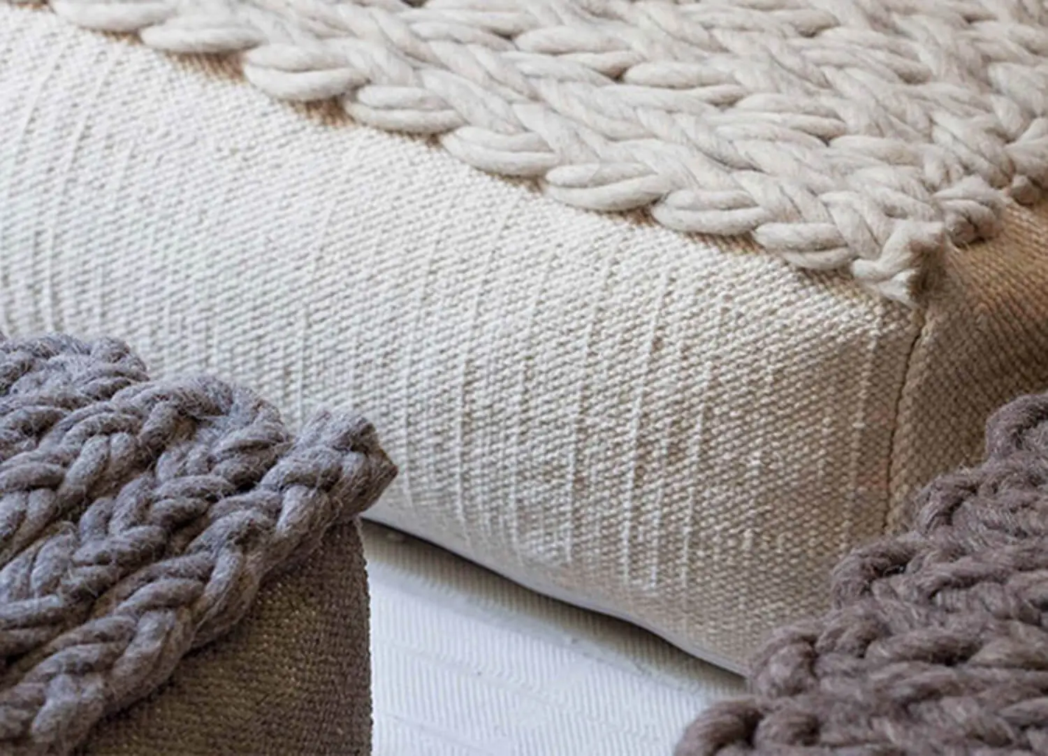 Est-Living-Trenzas-Spaces-Ottomans.DD