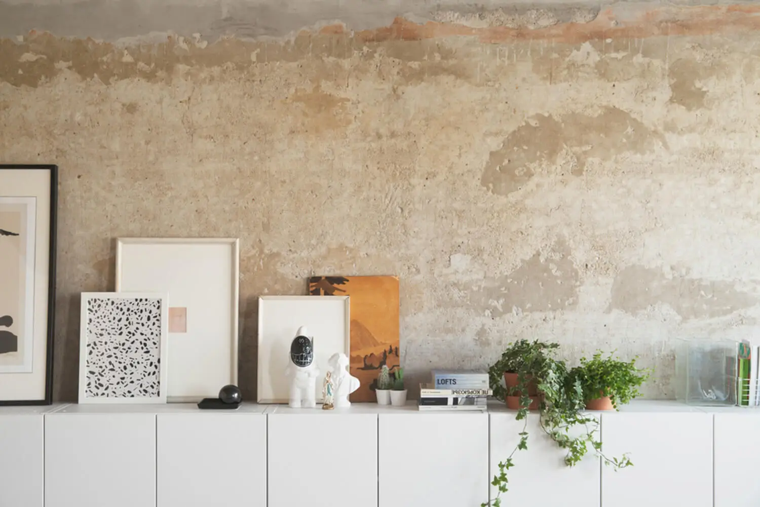 est-living-concrete-ceiling-apartment-crosby-studios.14