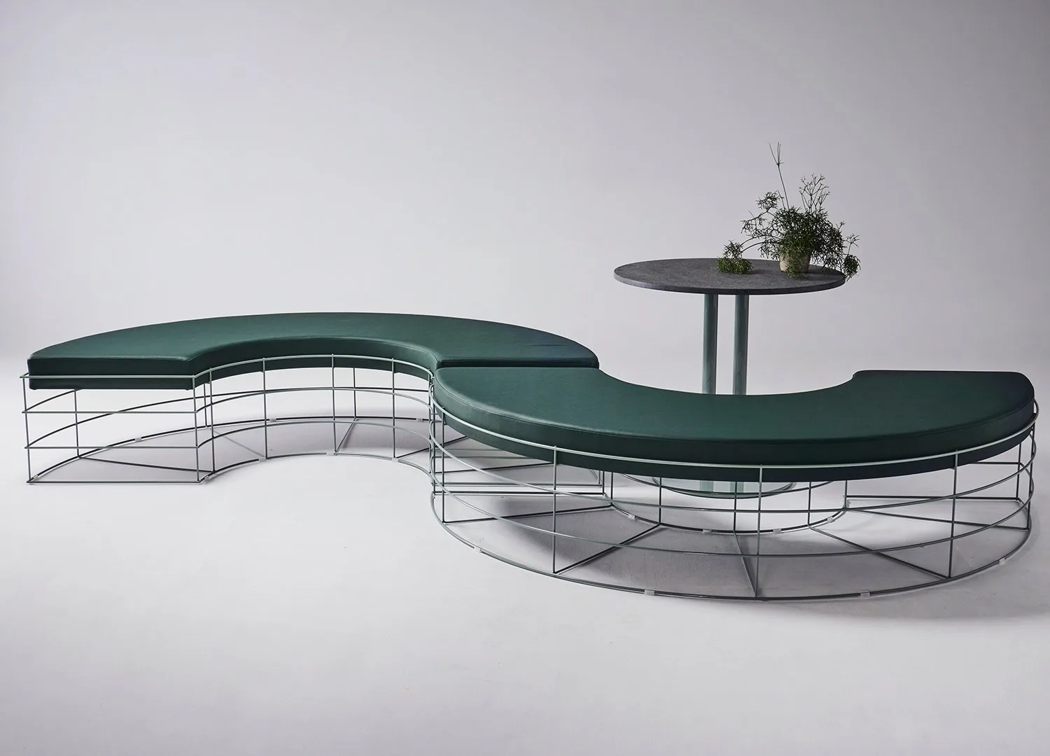 Grazia & Co Ellis Curved Outdoor Bench