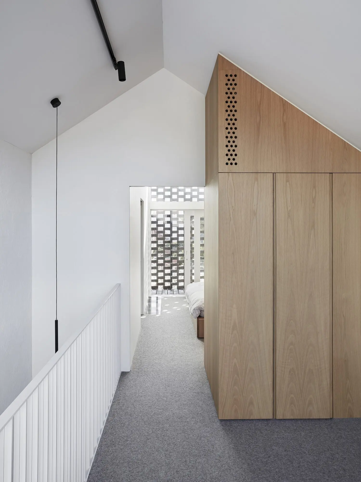 Garden Wall House by Studio Bright