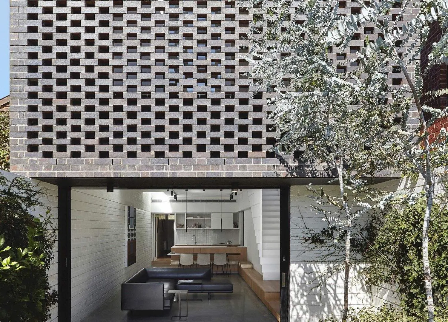 Garden Wall House by Studio Bright