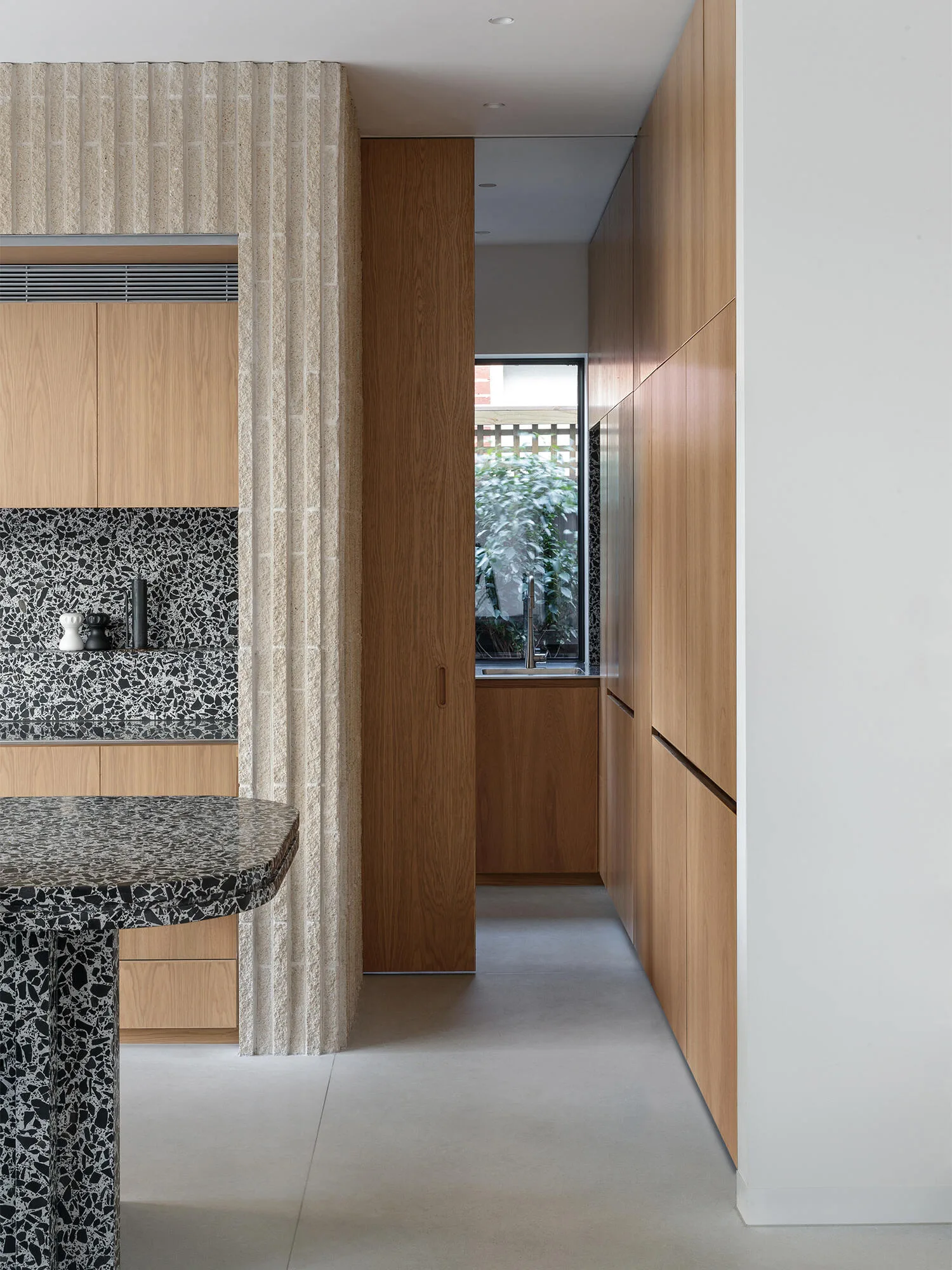 est-living-south-yarra-house-pop-architecture-beatrix-rowe-30