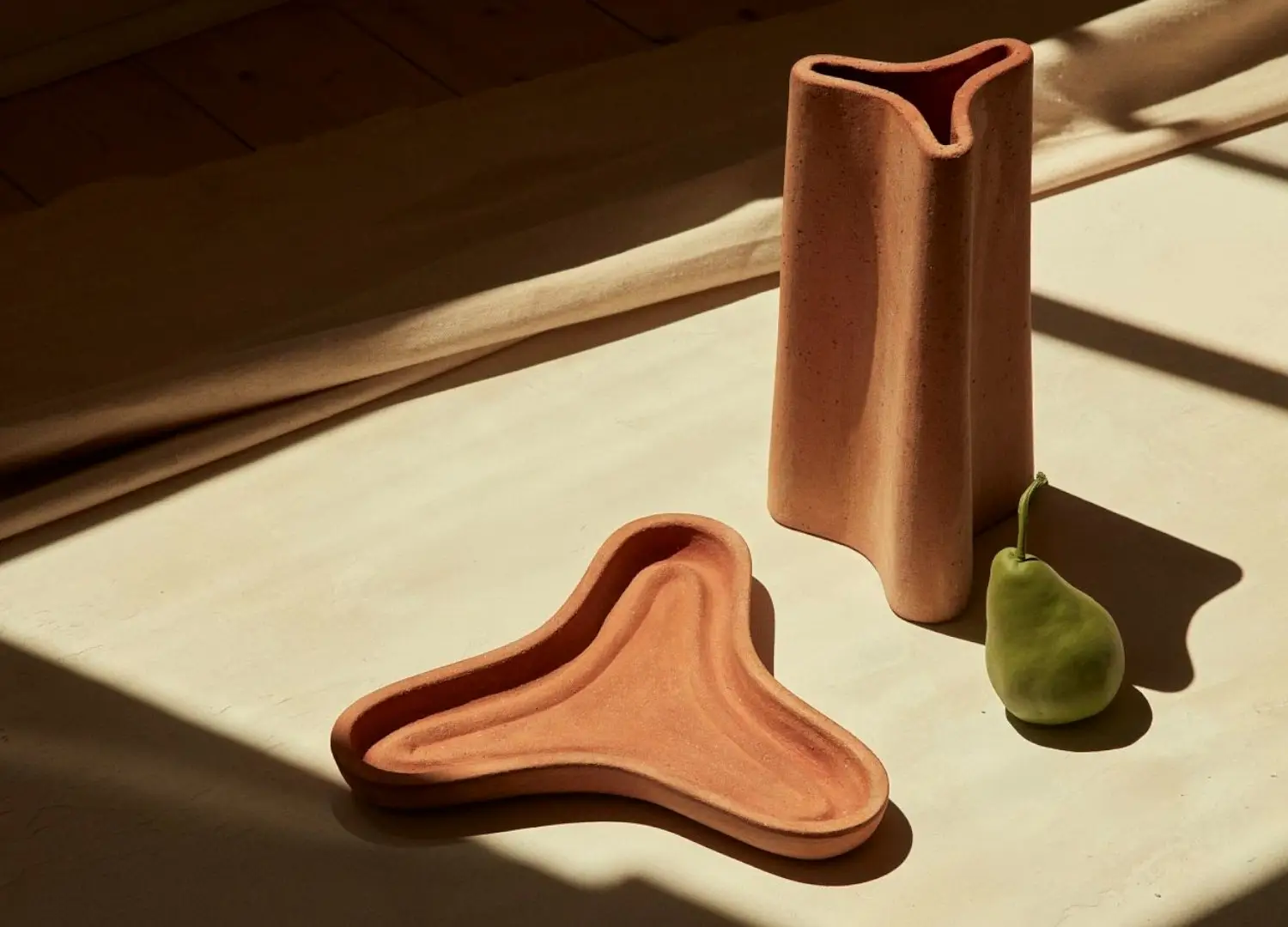 New Volumes Skáfos Vase